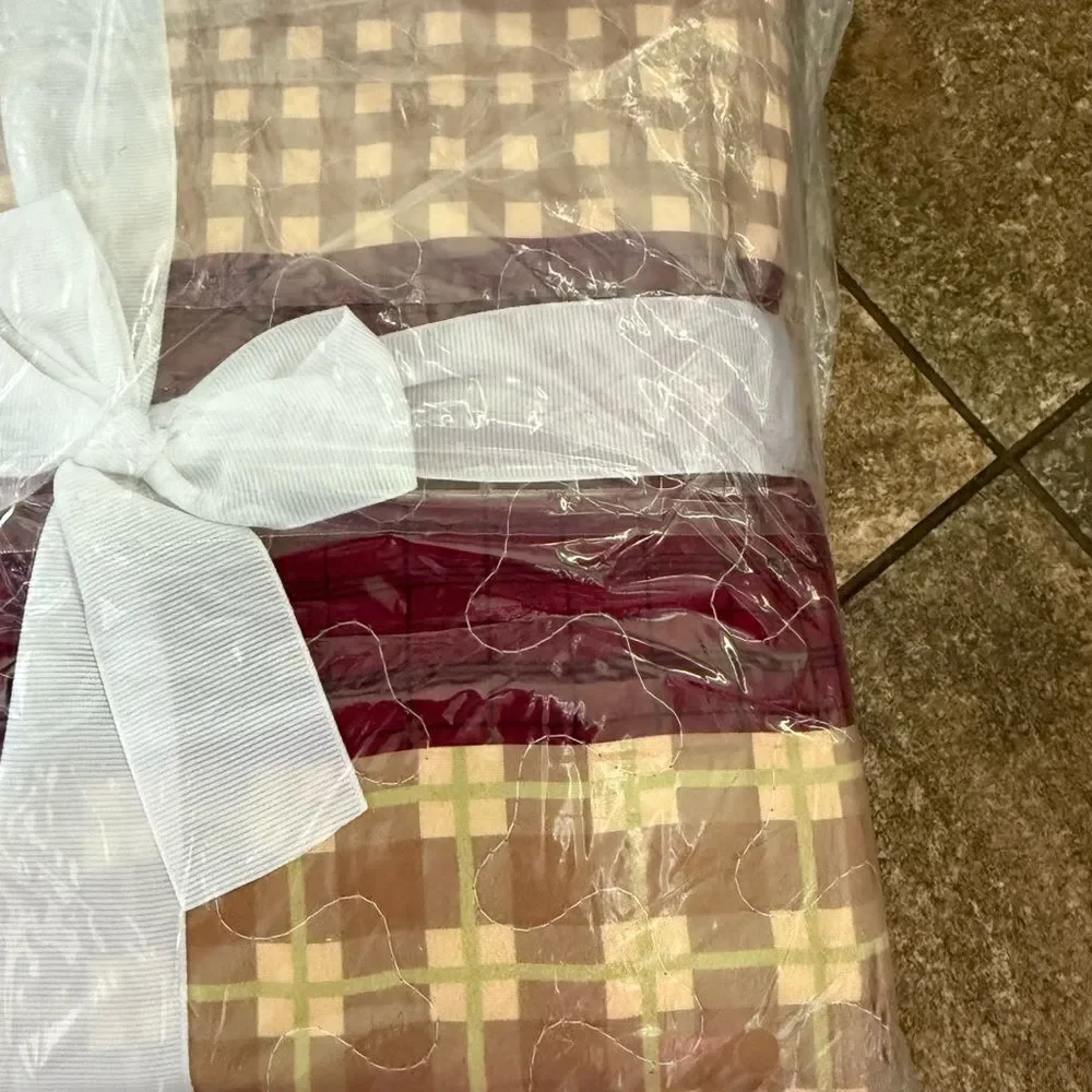 Farmhouse Burgundy Star Printed Quilted Throw Blanket Primitive Cottage Plaid
